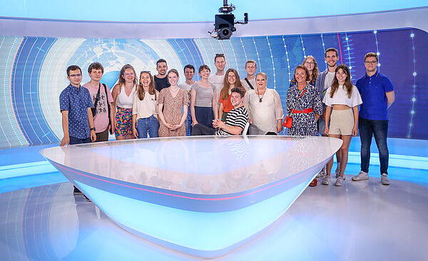 Gruppenfoto beim kroatischen öffentlich-rechtlichen Sender HRT