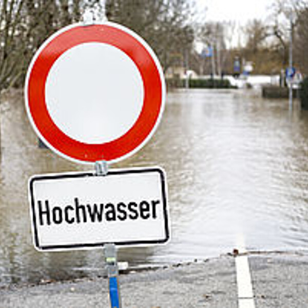 Schild Hochwasser