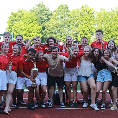 Teamfoto der Sieger des Journalistischen Seminars