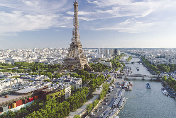 Das Bild zeigt Paris und den Eiffelturm