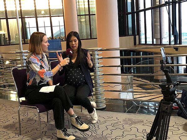 Kurt-Reporterin Katja Sterzik im Interview mit der Chemikerin und Wissenschaftsjournalistin Mai Thi Nguyen-Kim. 