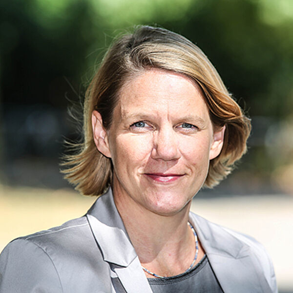 IJ-Professorin Wiebke Möhring spricht heute beim Medienforum NRW zur Medienvielfalt in der digitalen Demokratie.